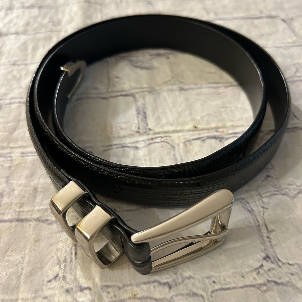 BLACK WITH SILVER TONE HARDWARE SKIN PRINT MENS CLASSIC STYLE BELT SIZE 40
